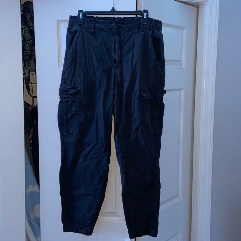 american eagle black cargo joggers